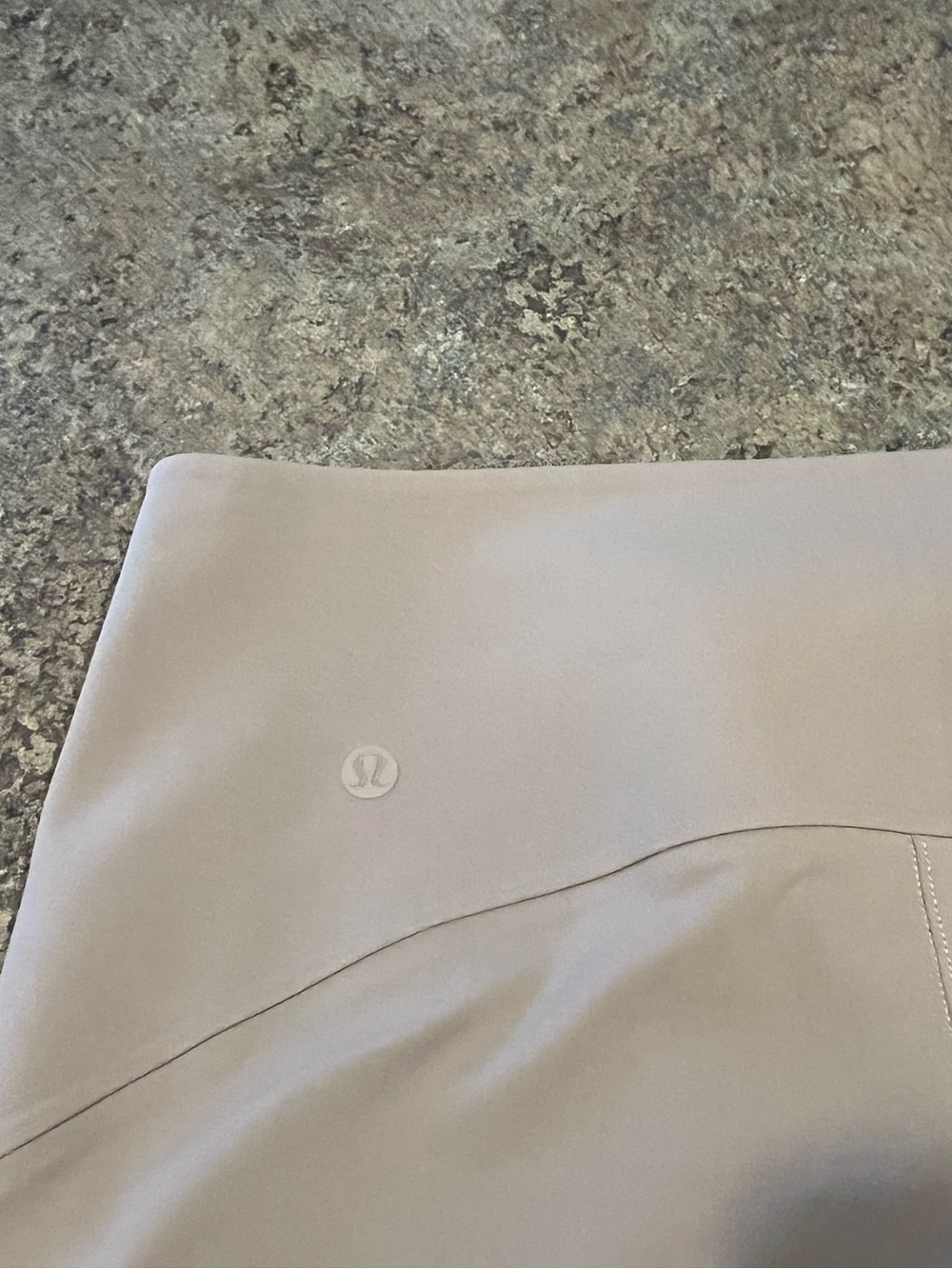 Lululemon Smooth Fit Pull-On High-
Rise Pant *Regular, size 8, tauptastic colour - Picture 12 of 13